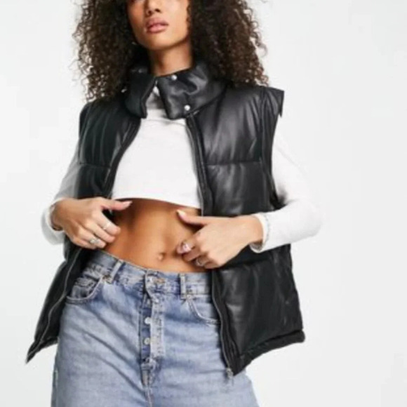 Bershka faux leather vest in black size medium - Picture 12 of 12